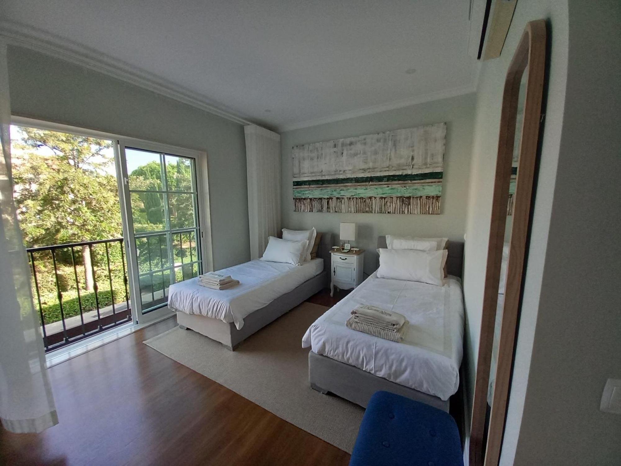 Luxury Apartment With Communal Pool And Terrace Quarteira Exterior photo